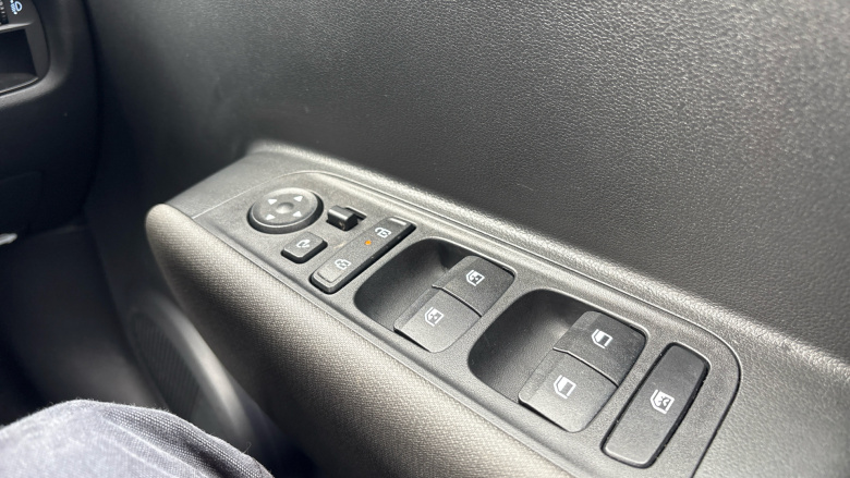 Hyundai INSTER 85kW 02 49kWh 5dr Auto Electric Hatchback